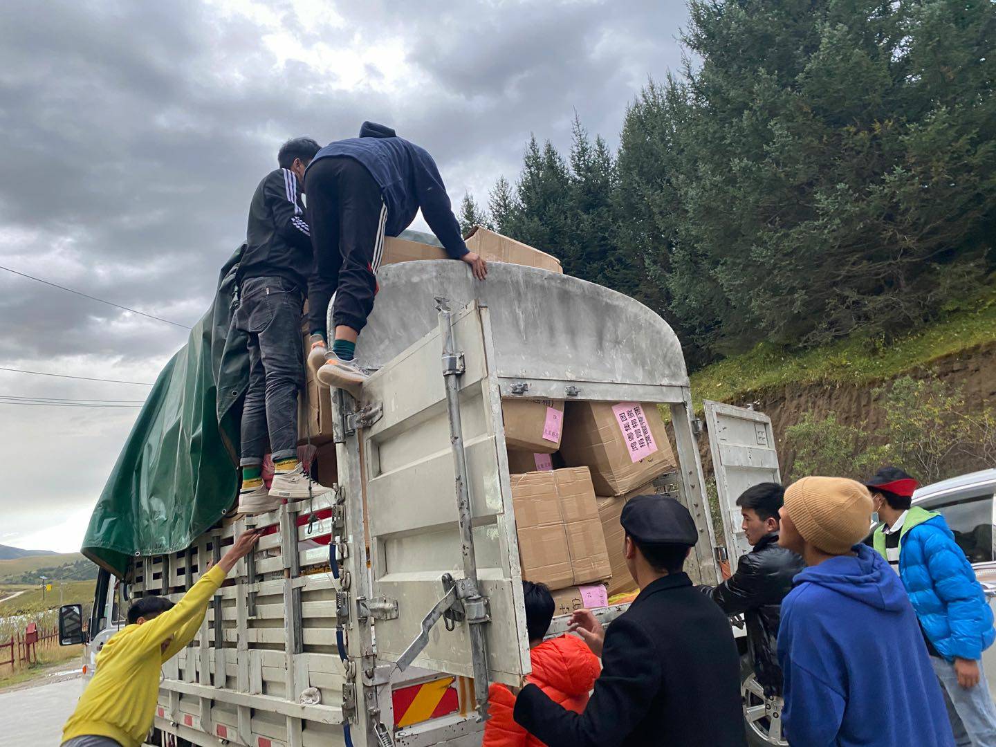 九游网页版网站入口-九游(中国)公益回顾丨家国同欢月同圆 温暖满载甘孜州(图5)